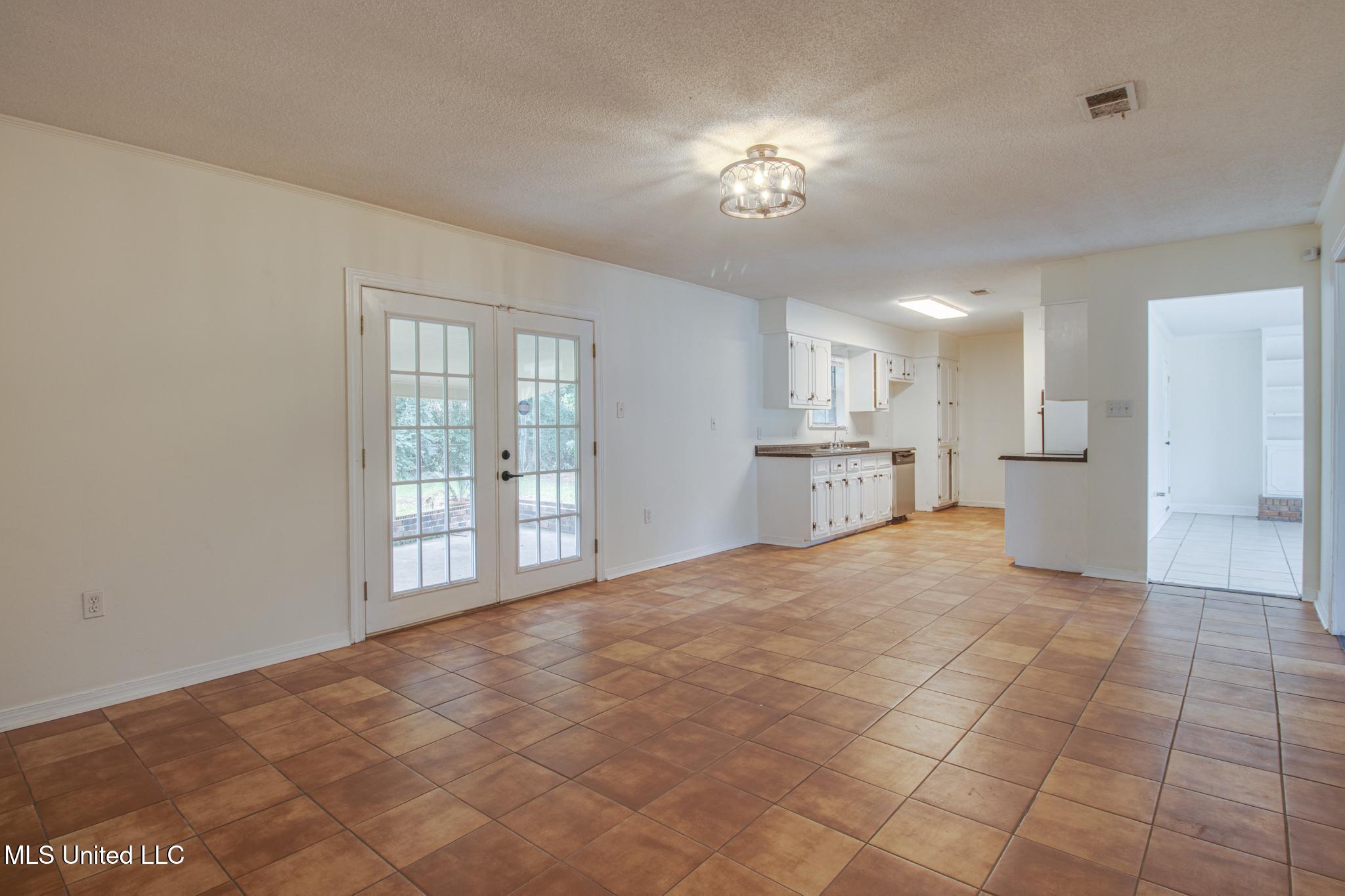107 Deanna Street Property Photo 3