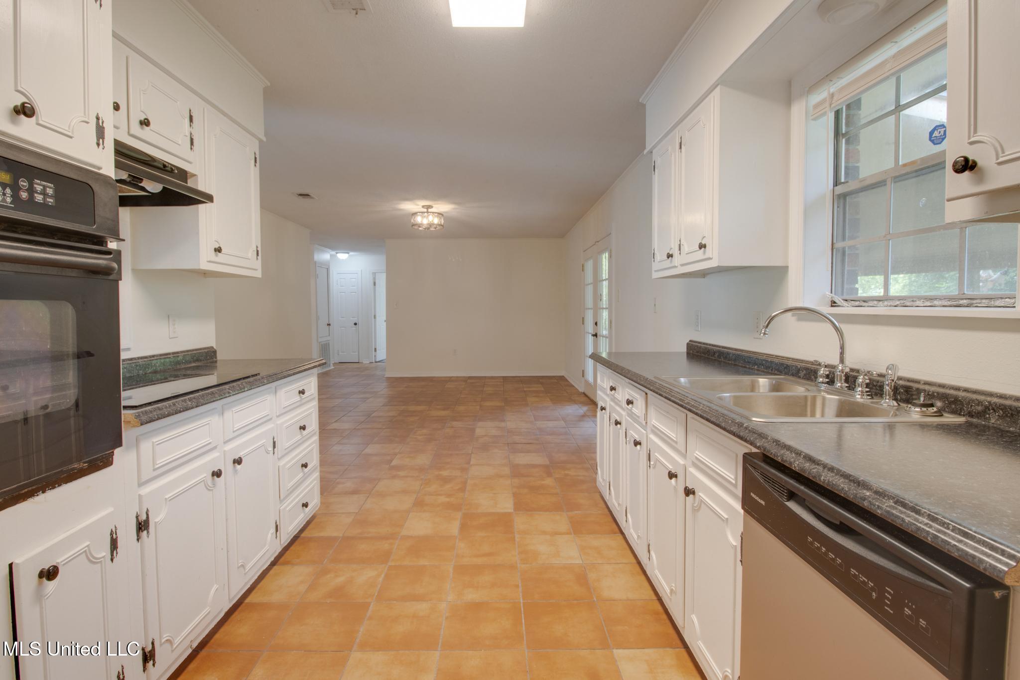 107 Deanna Street Property Photo 4