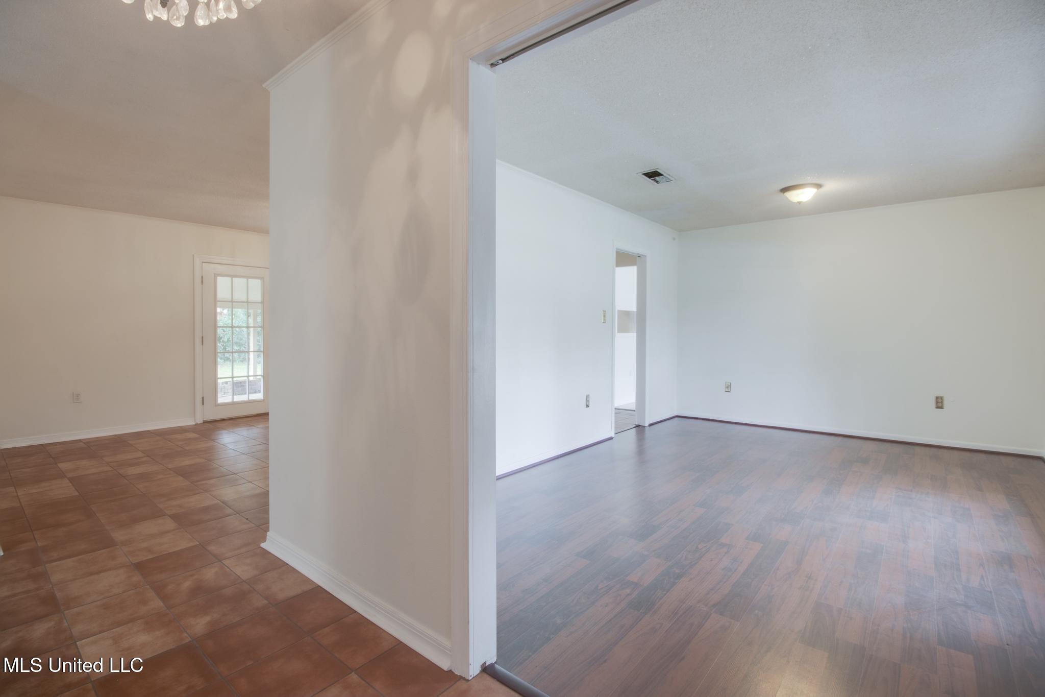107 Deanna Street Property Photo 7