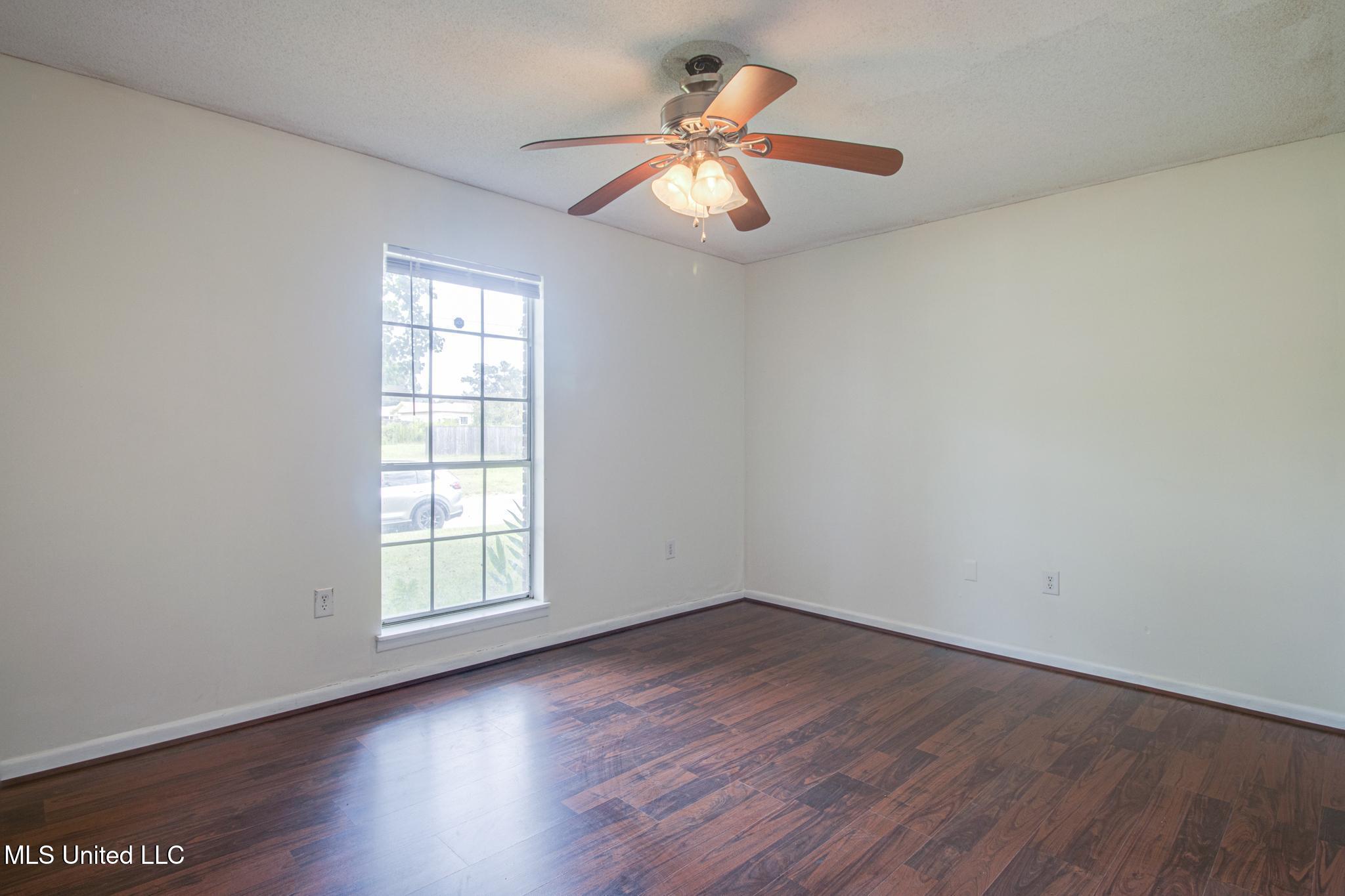 107 Deanna Street Property Photo 8