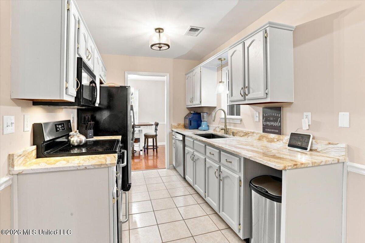 5285 Wildwood Drive Property Photo 14