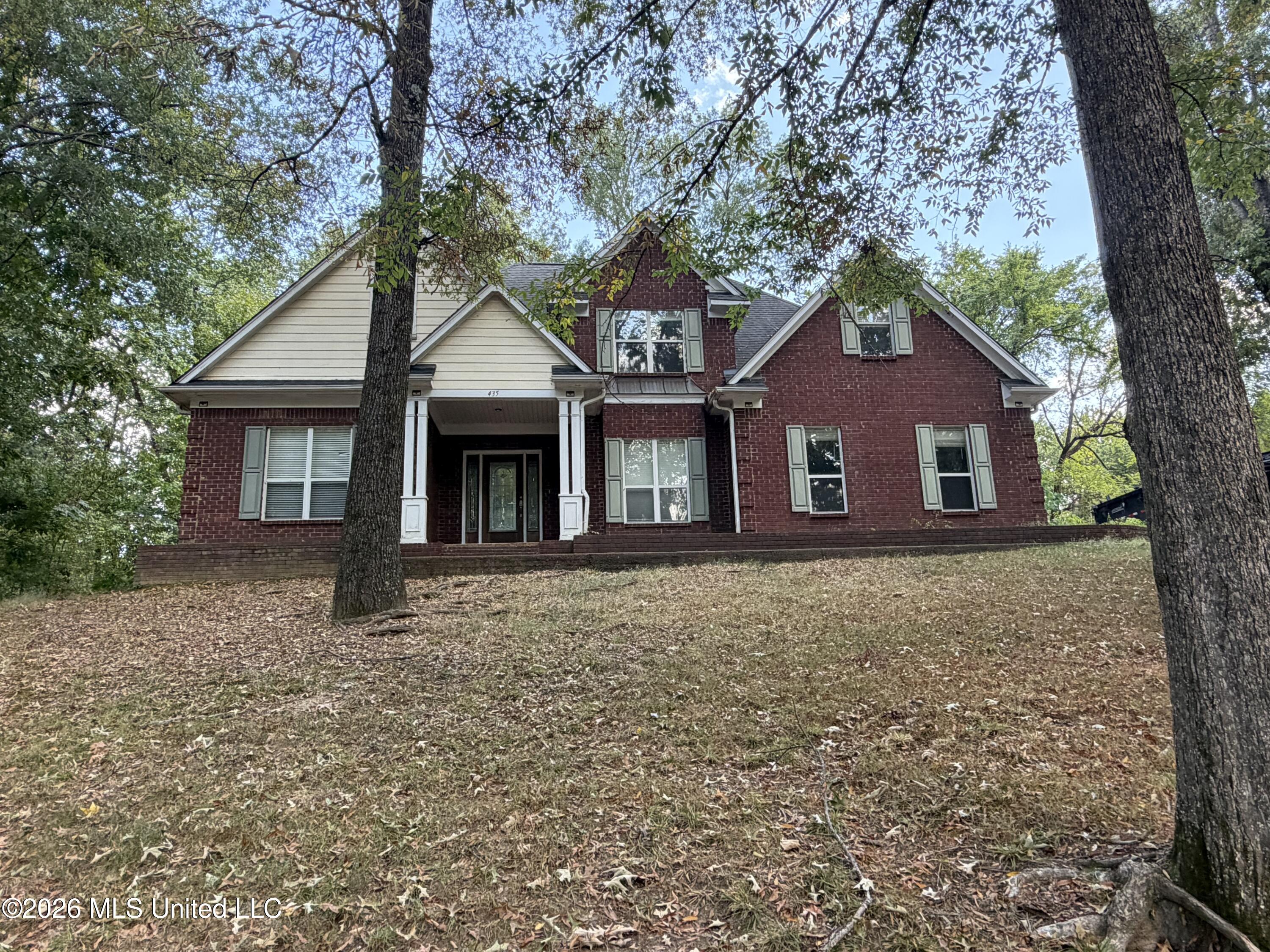 435 Village Parkway Property Photo 1