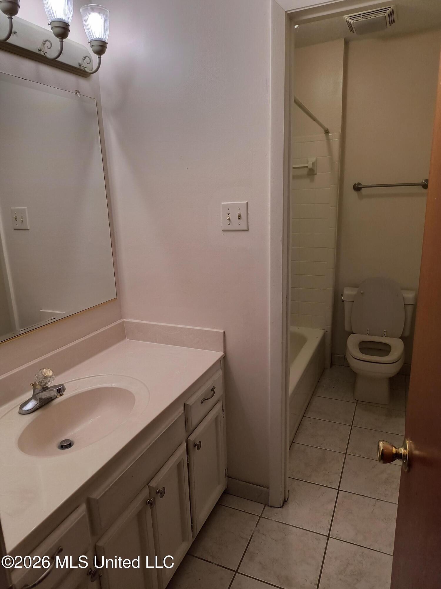 900 S Sea Cove Street Property Photo 13