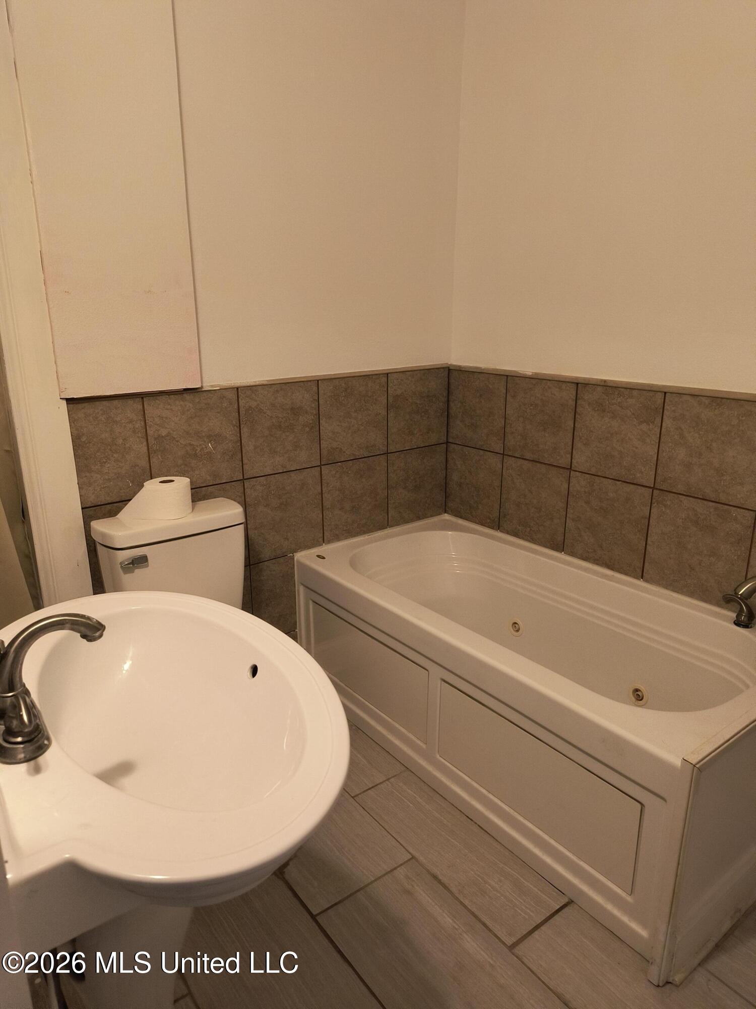 900 S Sea Cove Street Property Photo 16