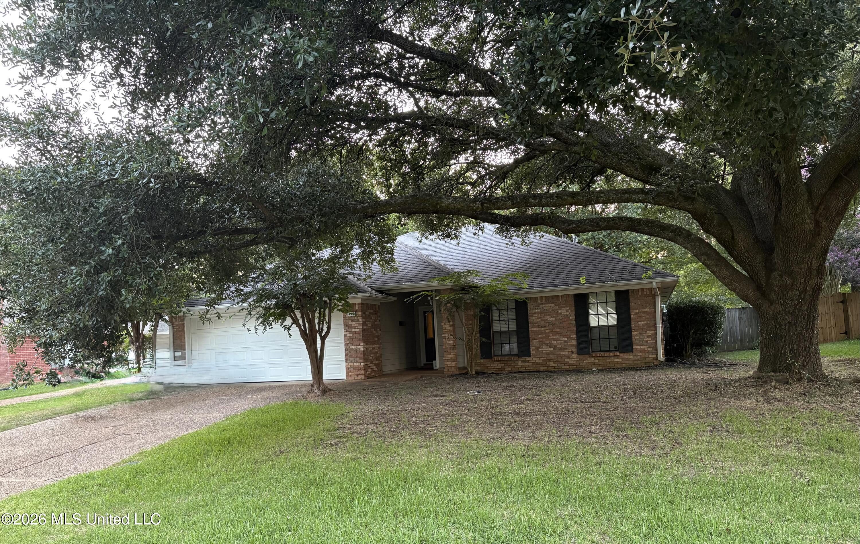 440 Brentwood Drive Property Photo 1