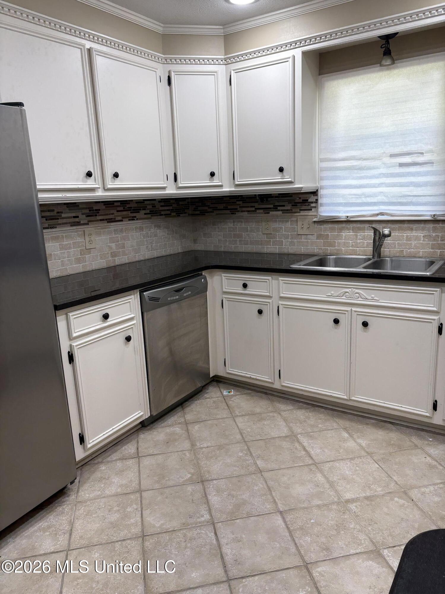 440 Brentwood Drive Property Photo 4