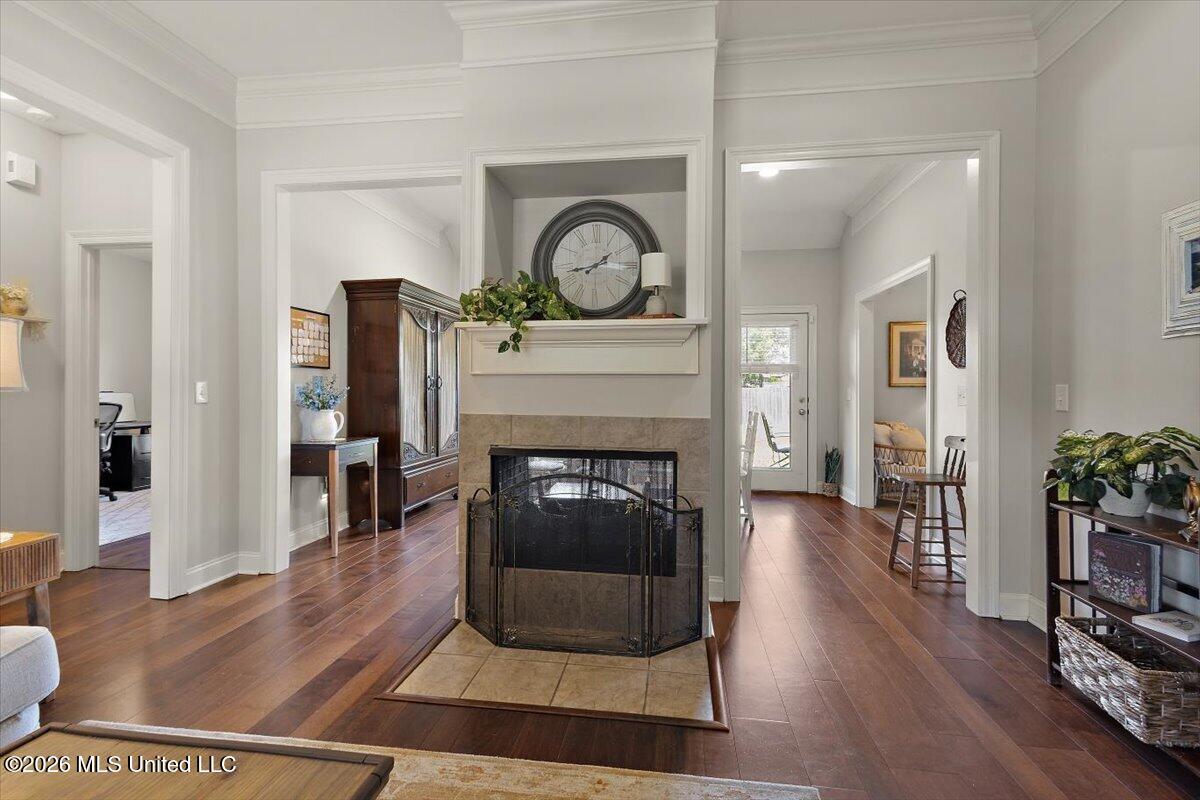 102 Eastland Cove Property Photo 8
