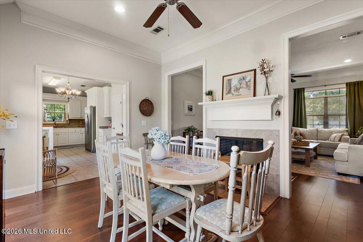 102 Eastland Cove Property Photo 9