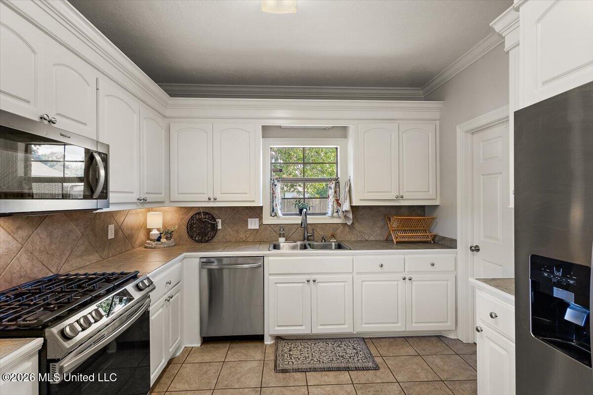 102 Eastland Cove Property Photo 13