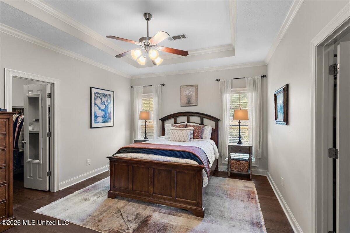 102 Eastland Cove Property Photo 16