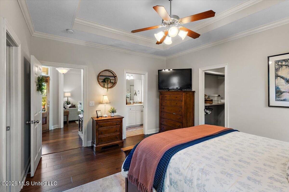 102 Eastland Cove Property Photo 17