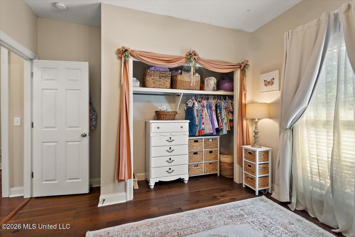 102 Eastland Cove Property Photo 21