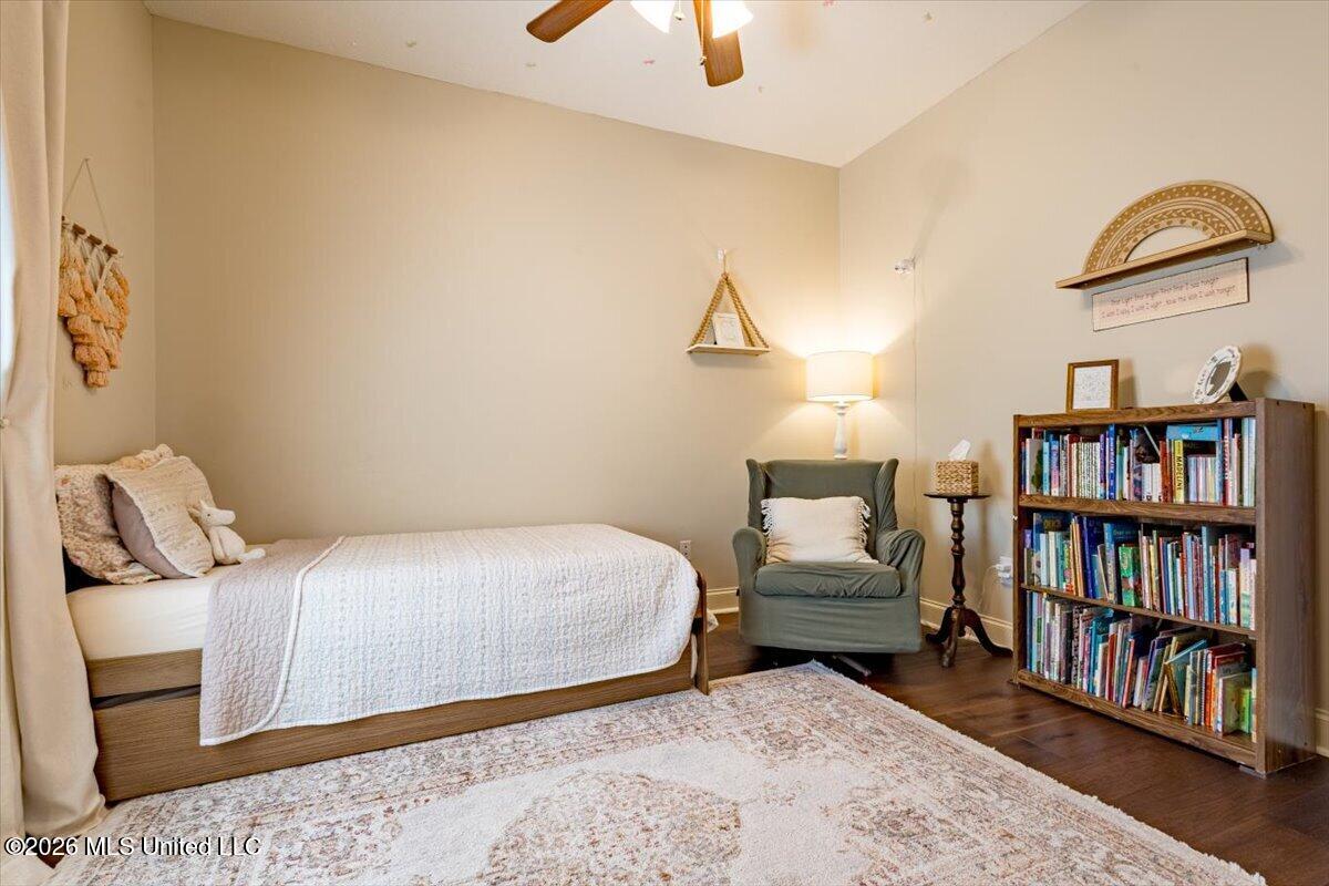 102 Eastland Cove Property Photo 22