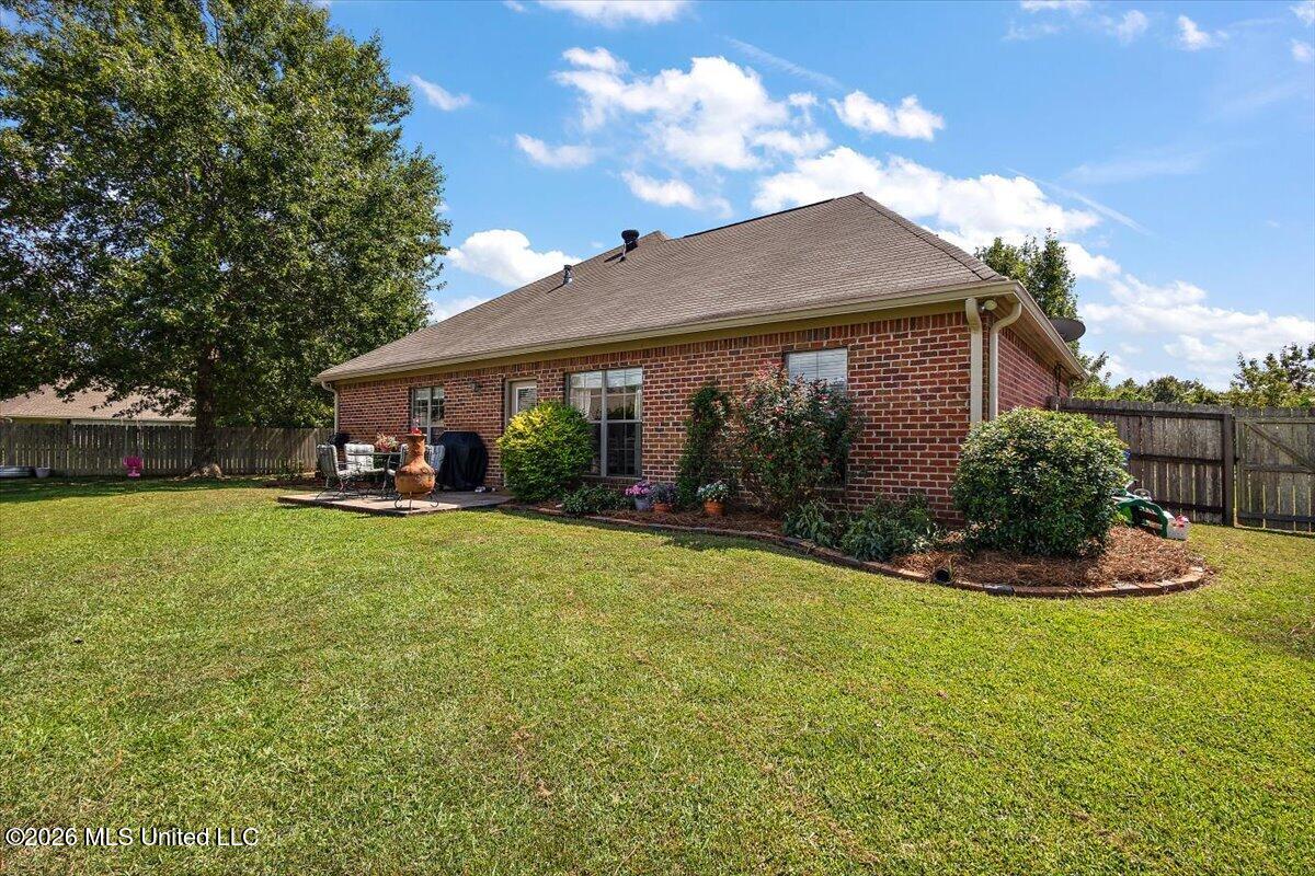 102 Eastland Cove Property Photo 25