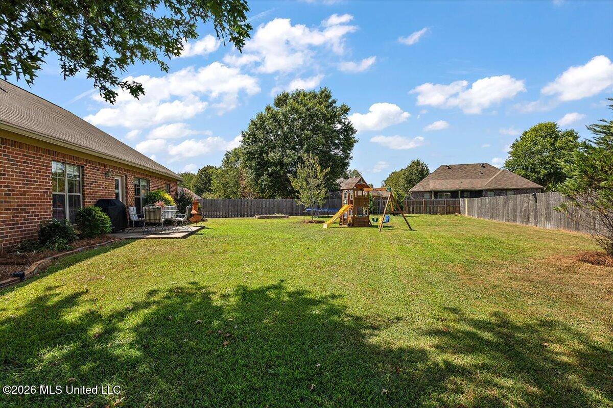 102 Eastland Cove Property Photo 27