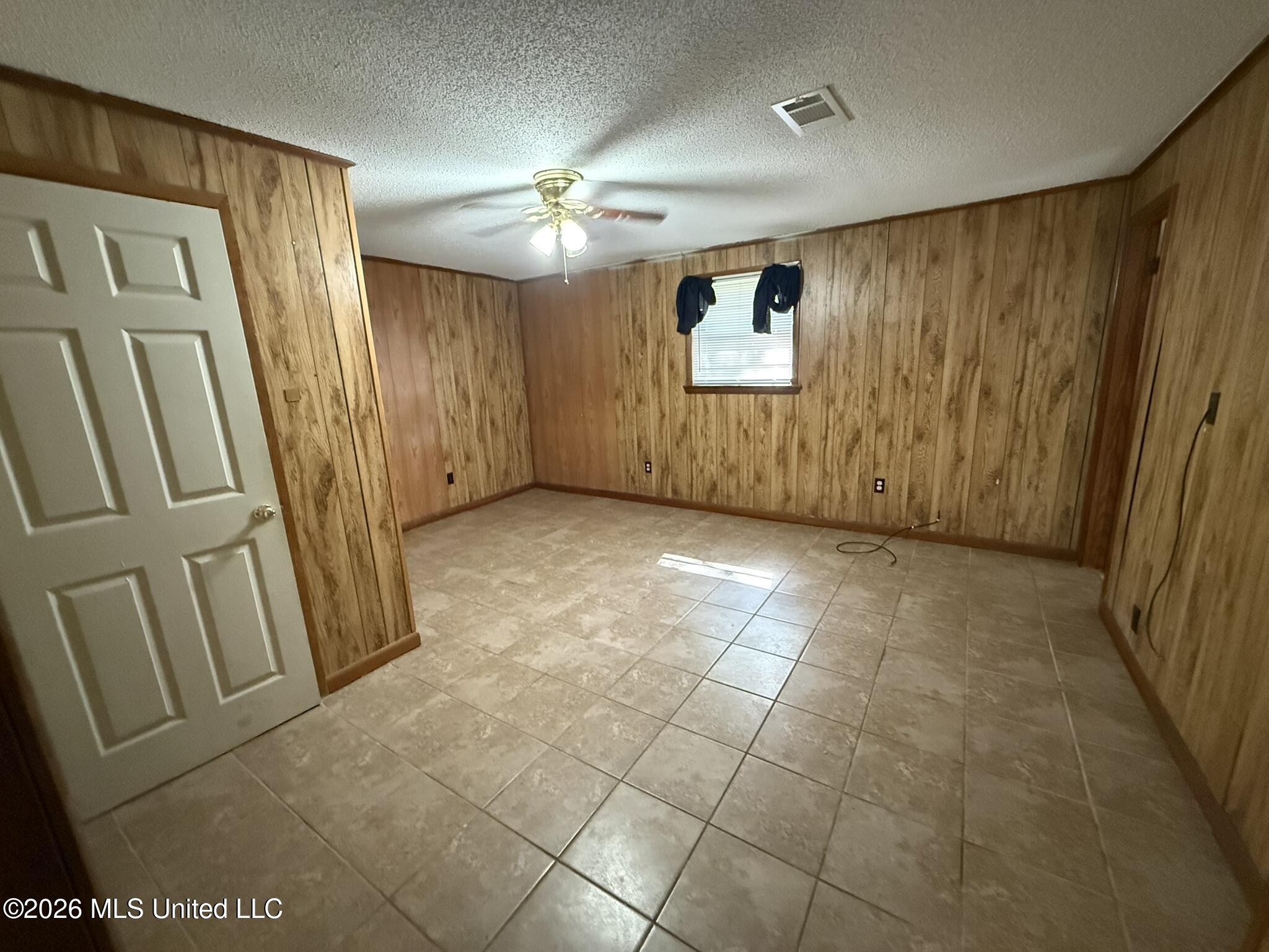 4848 Saphire Avenue Property Photo 10