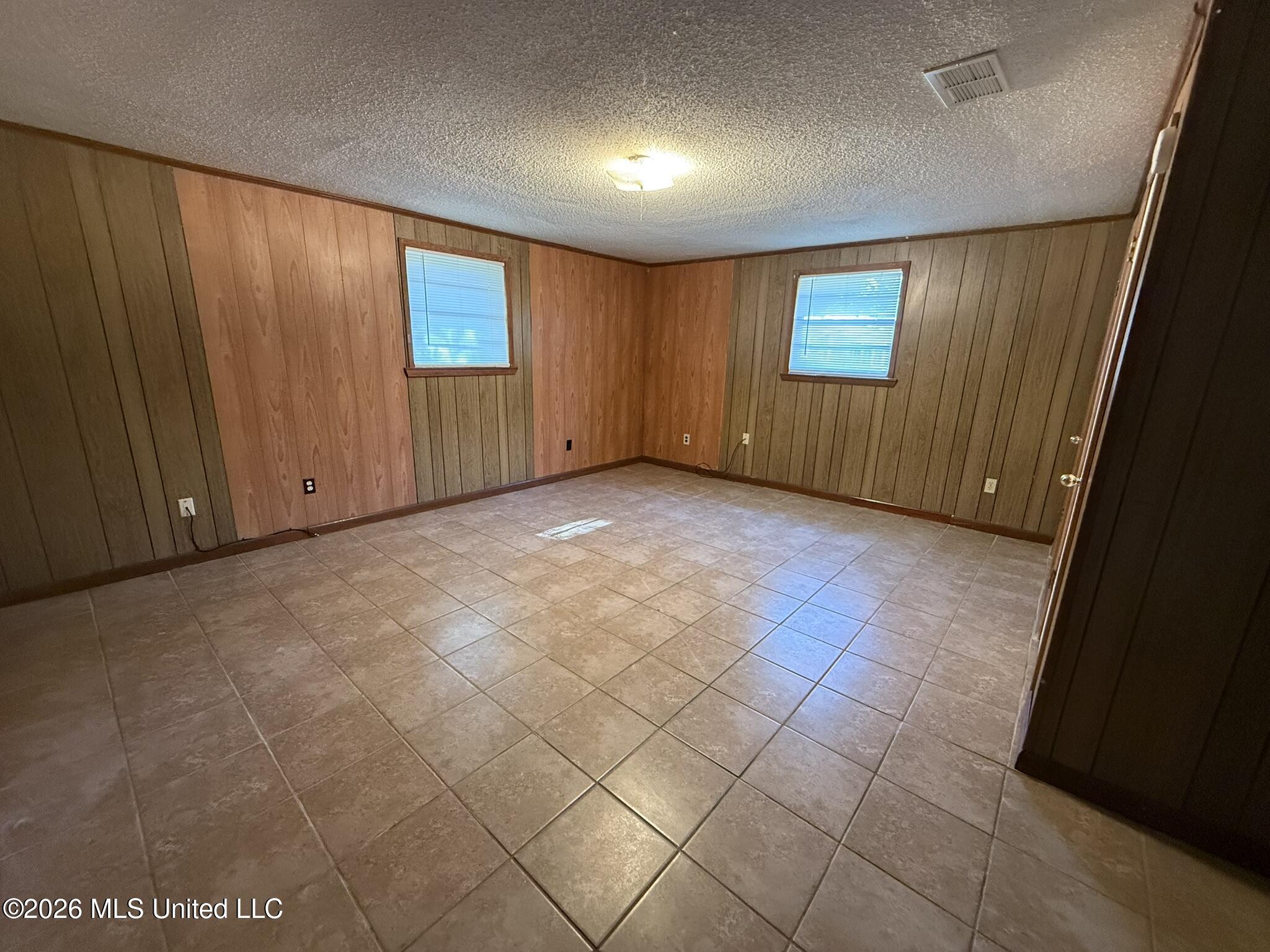4848 Saphire Avenue Property Photo 15