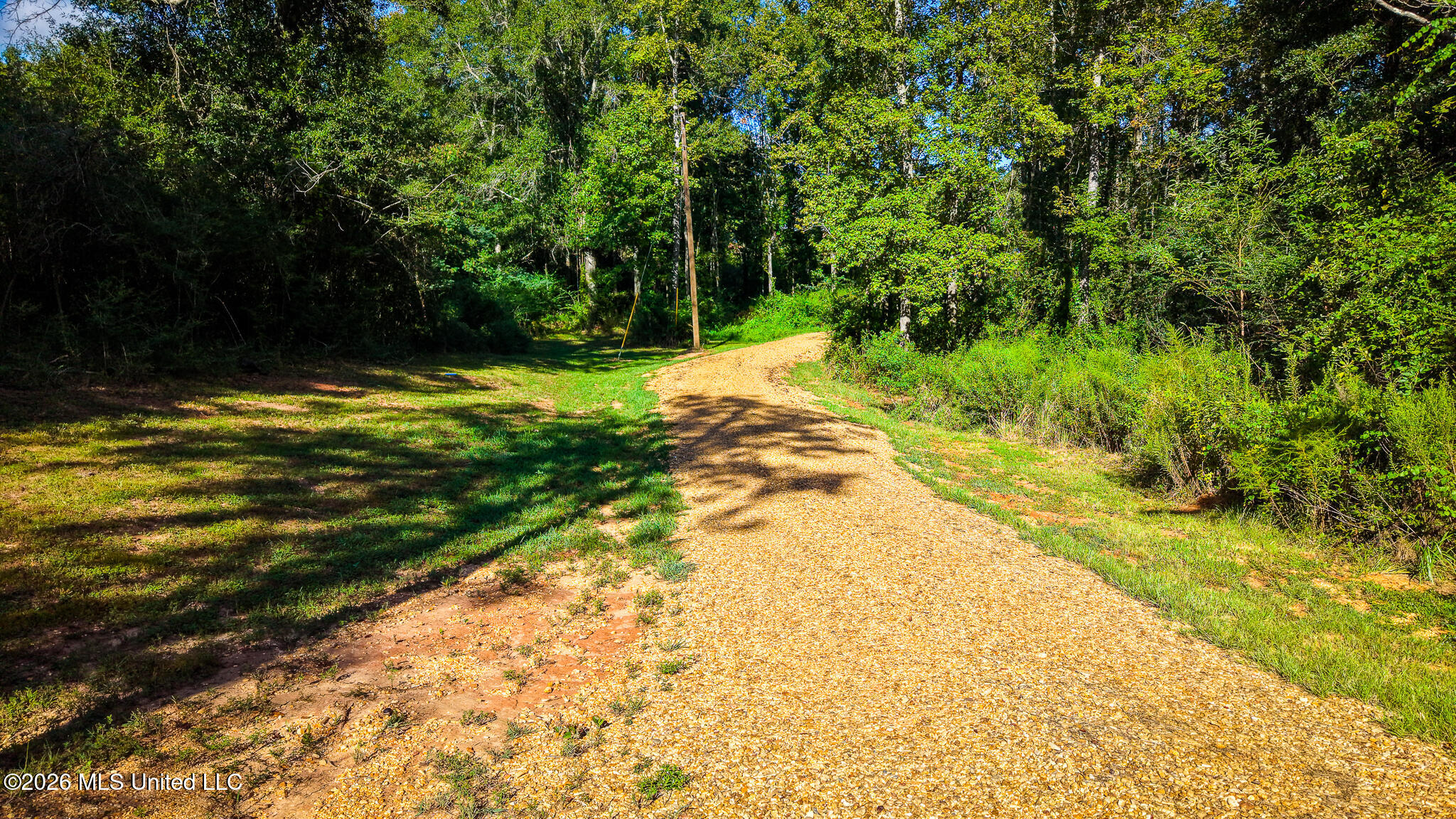 622 Highway 583 Property Photo 2