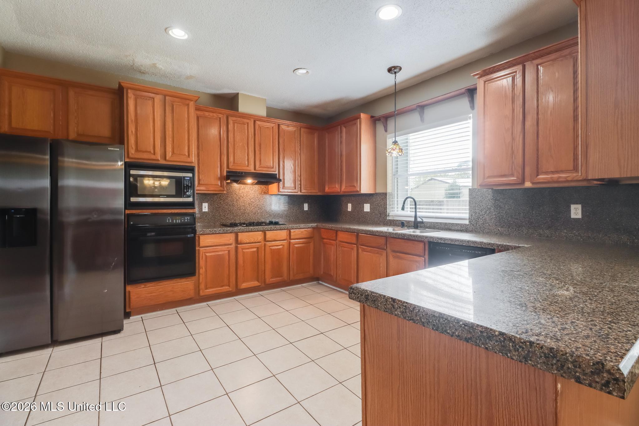 2073 Stone Bridge Drive Property Photo 3
