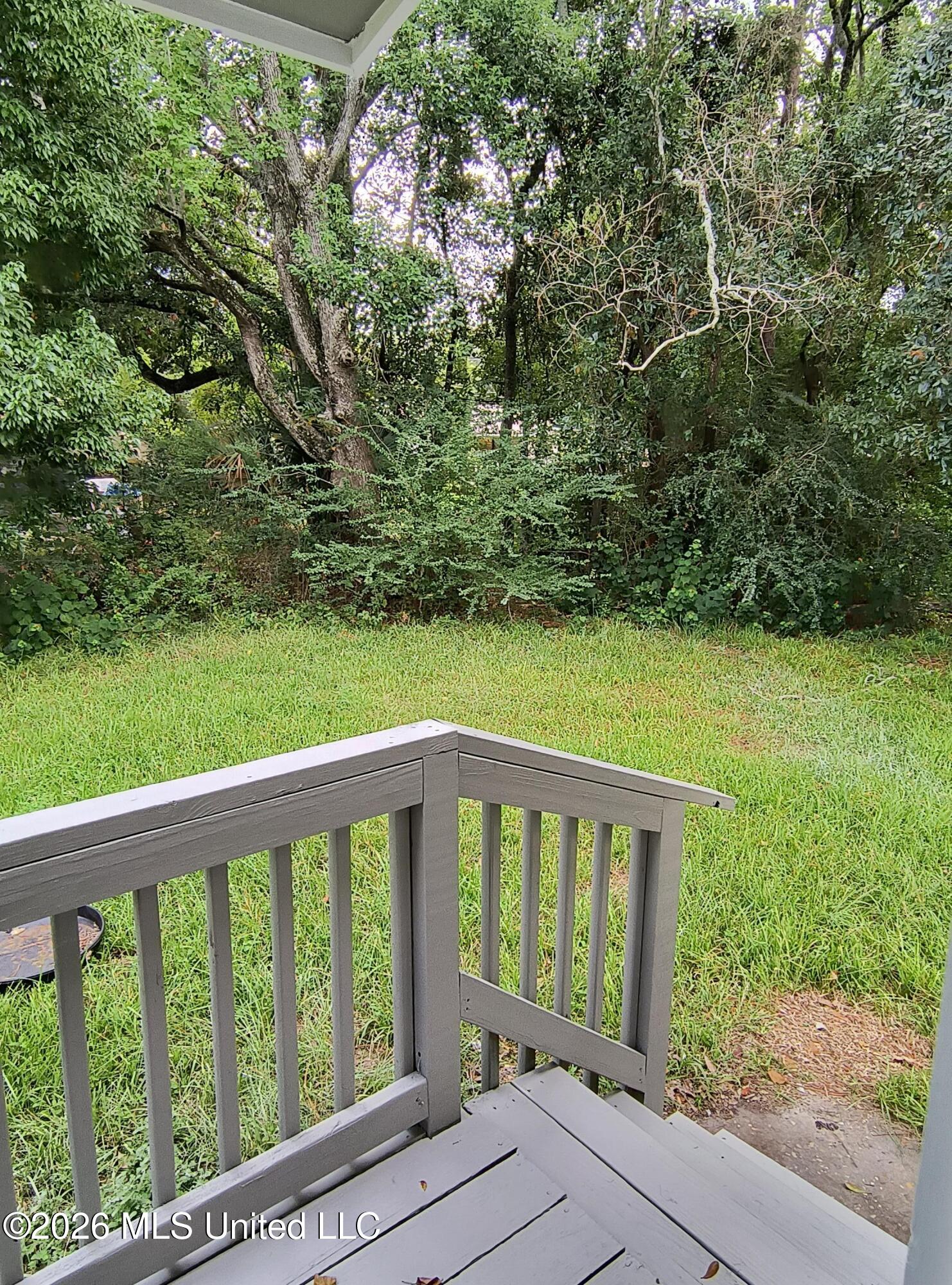 2226 26 Street Property Photo 2