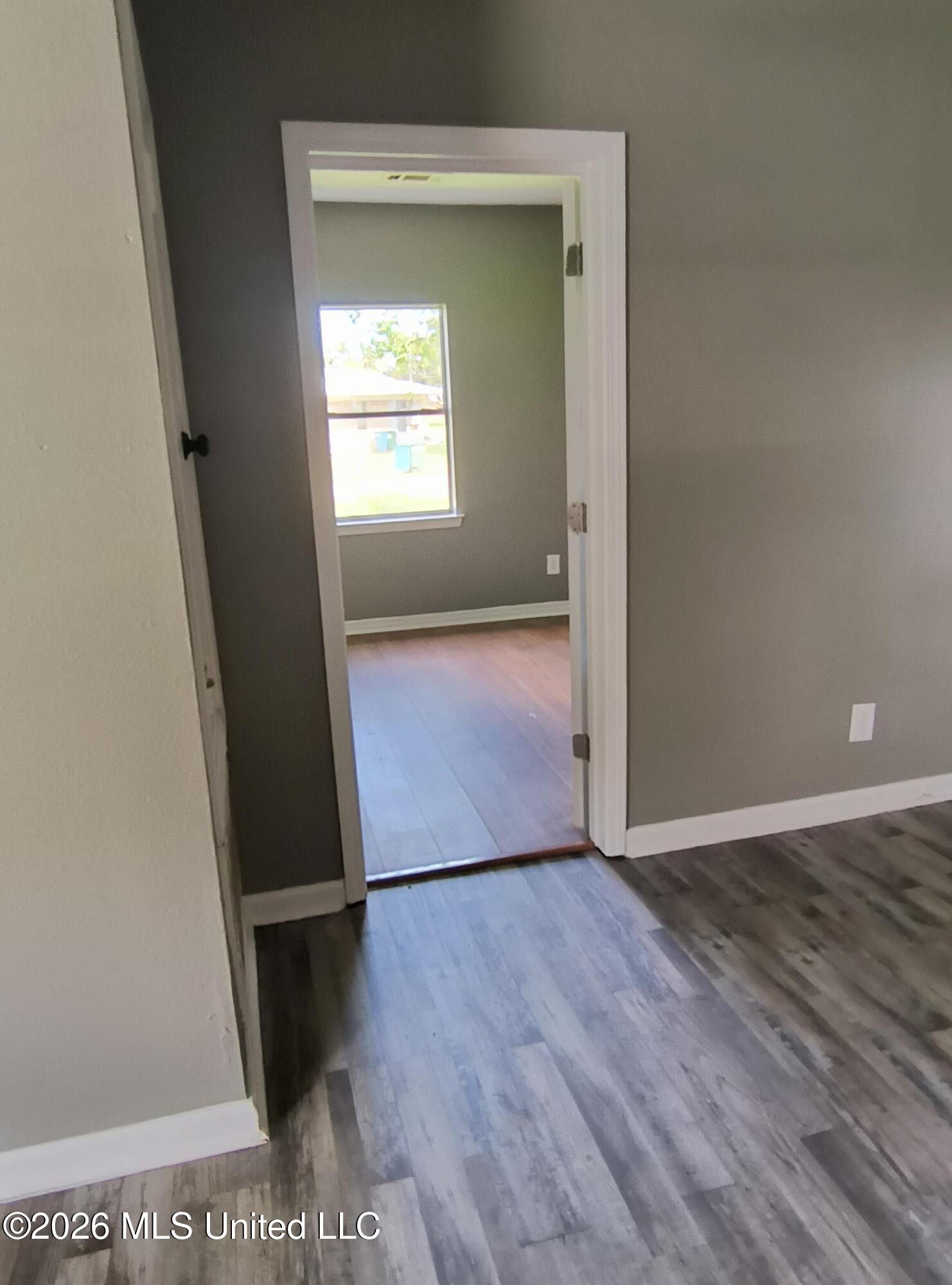2226 26 Street Property Photo 6