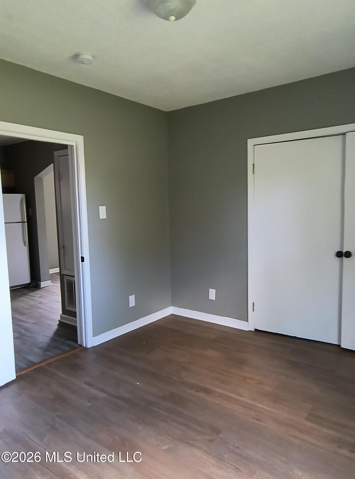 2226 26 Street Property Photo 7