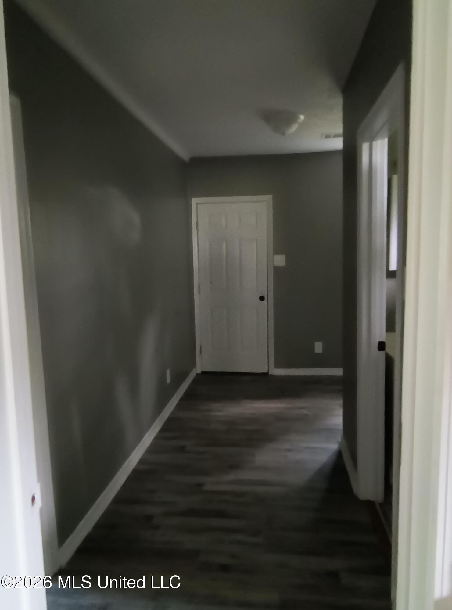 2226 26 Street Property Photo 8