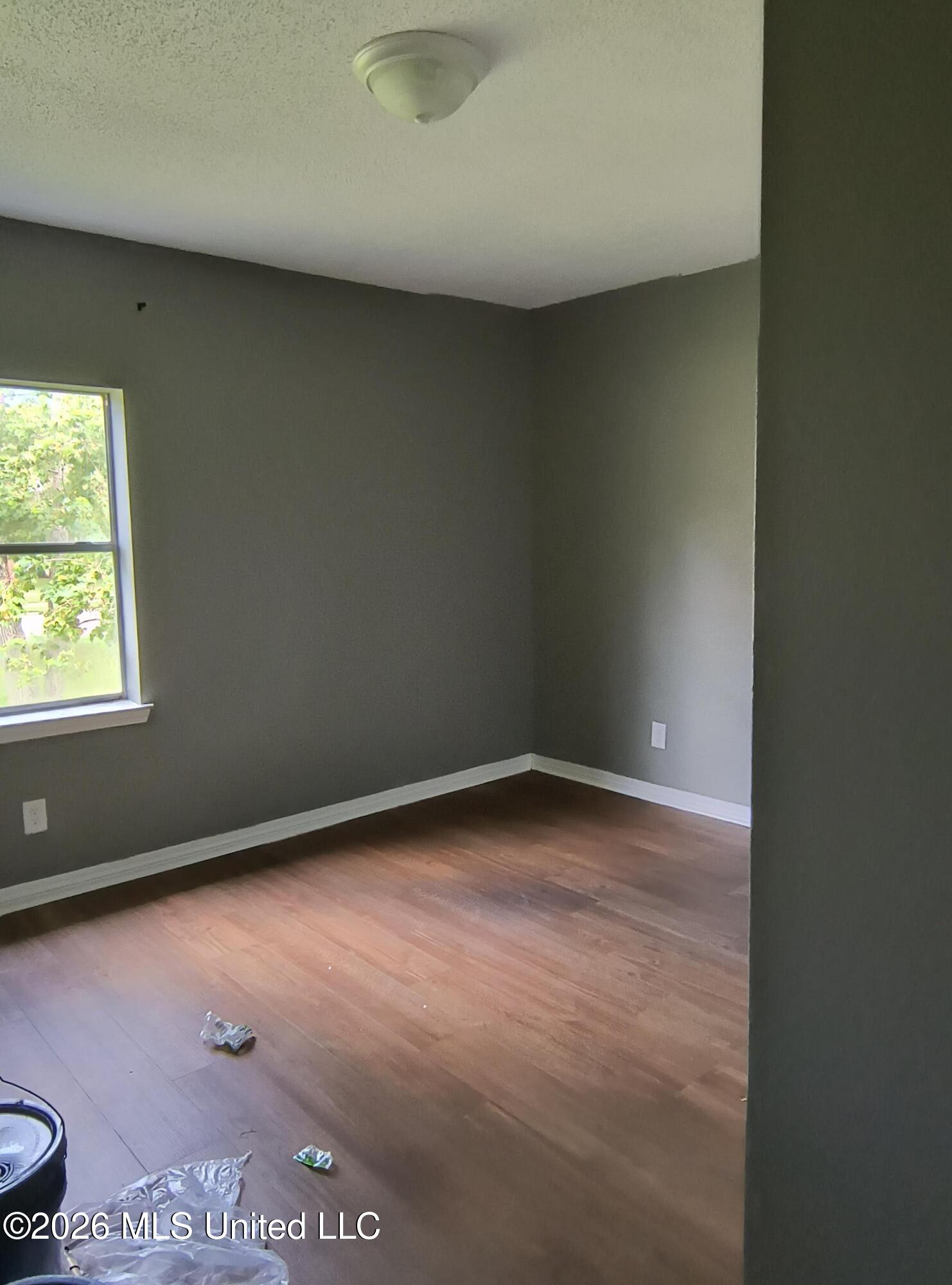2226 26 Street Property Photo 9