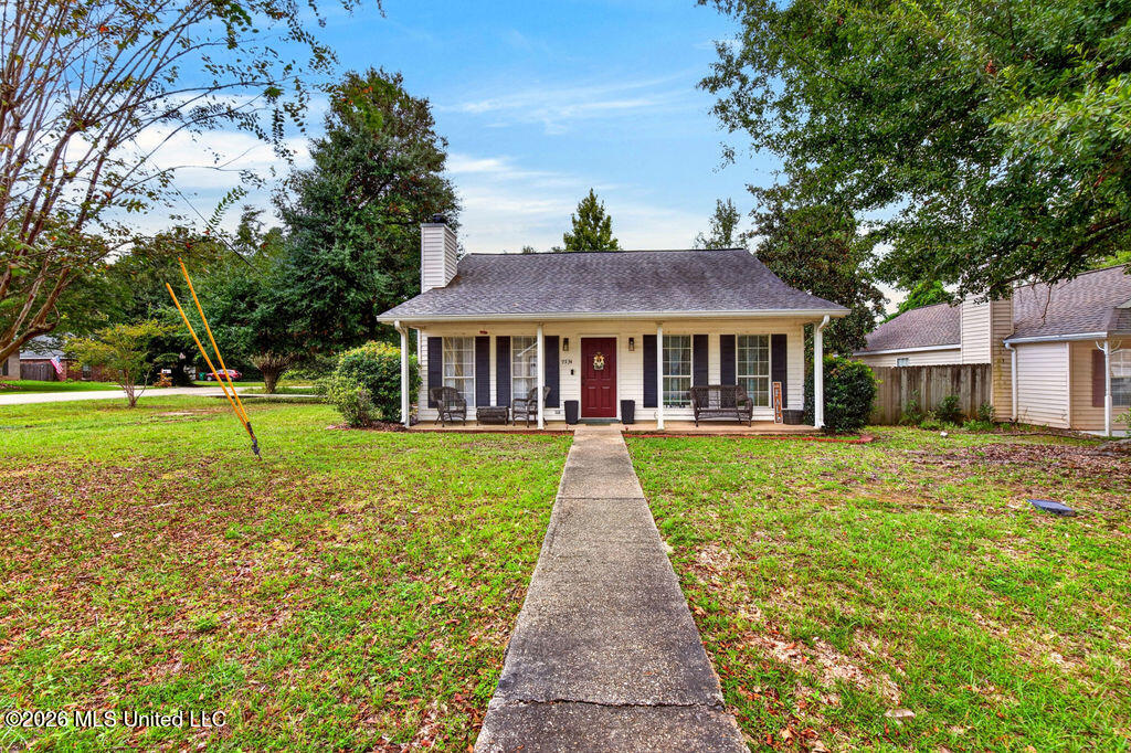9534 Laa La Way Property Photo 3