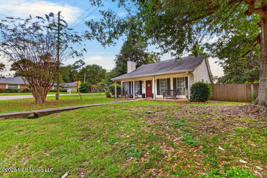 9534 Laa La Way Property Photo 4