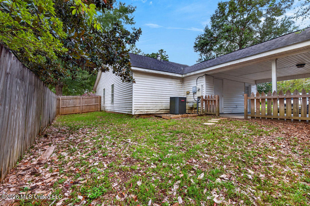 9534 Laa La Way Property Photo 7