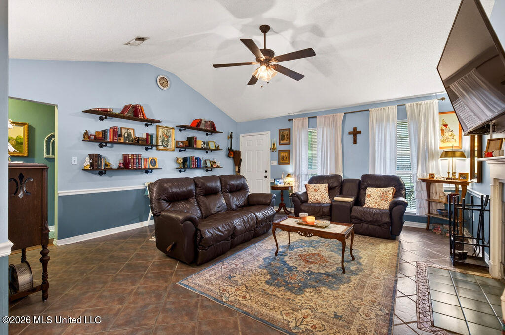 9534 Laa La Way Property Photo 10