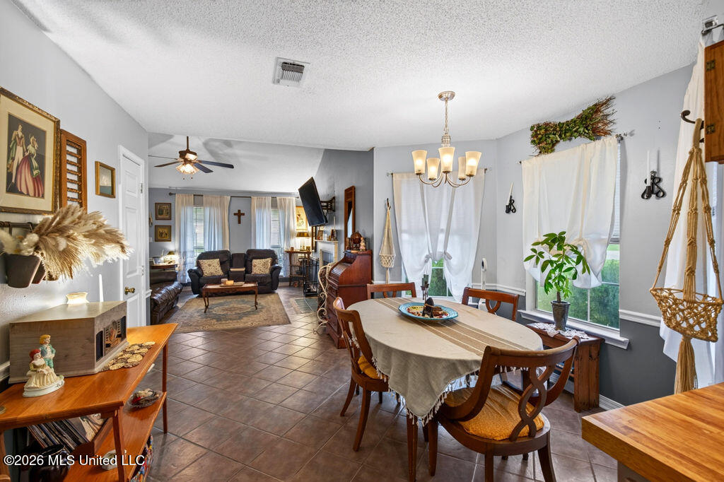 9534 Laa La Way Property Photo 14