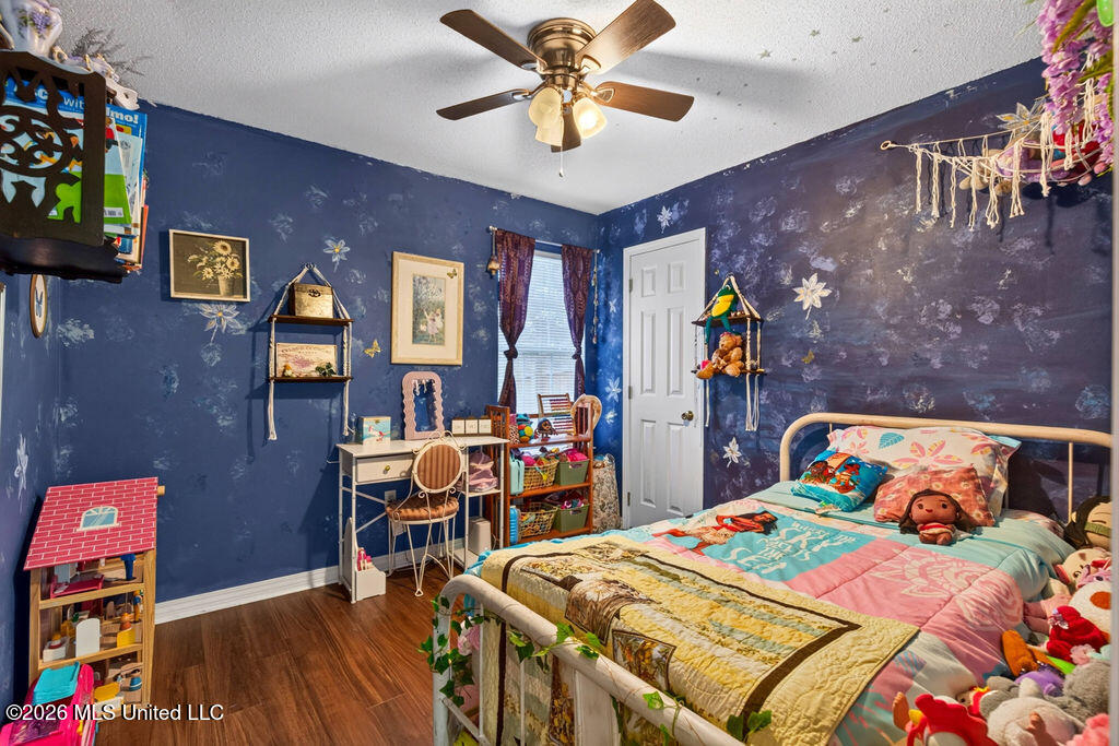 9534 Laa La Way Property Photo 26