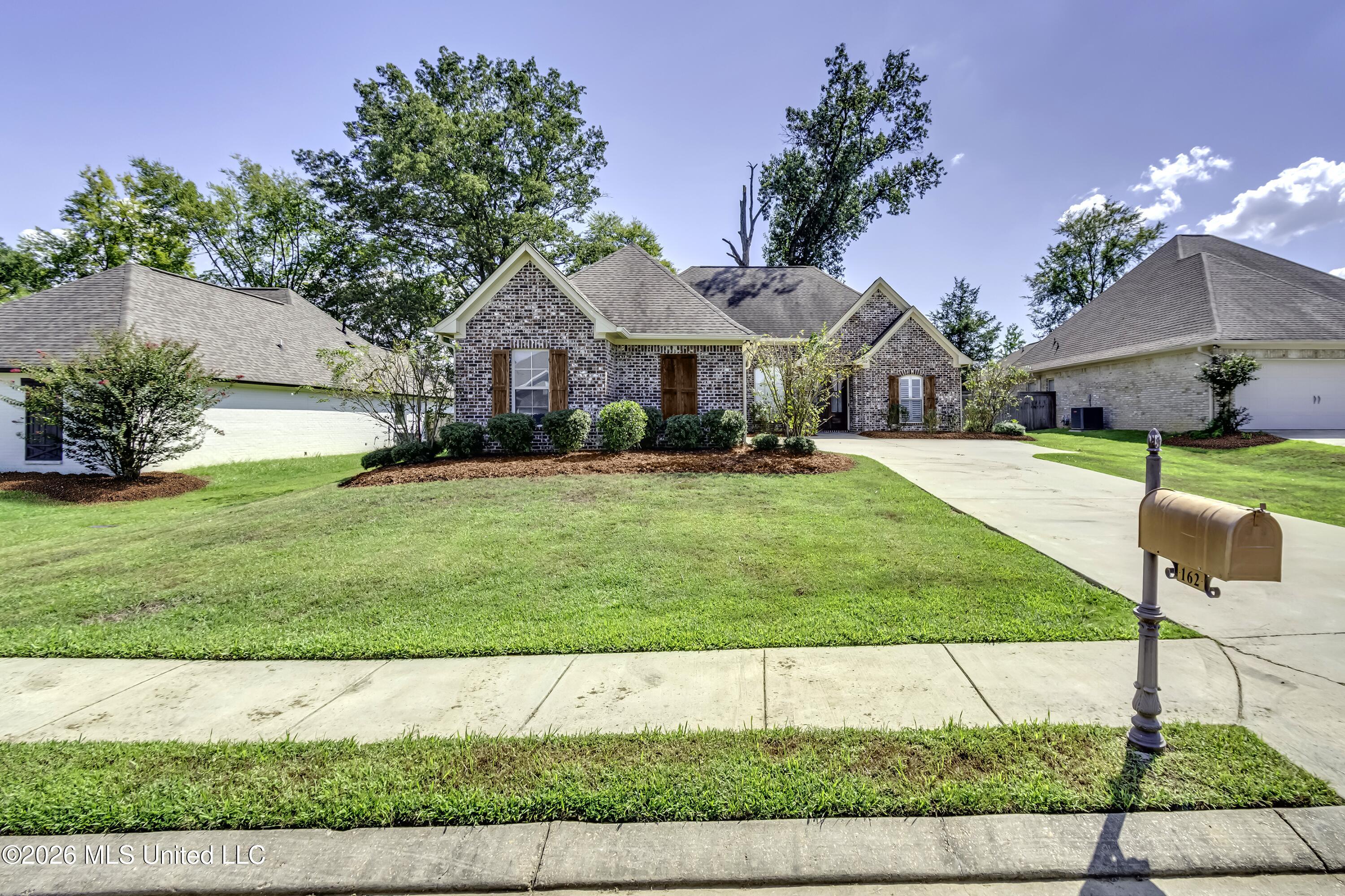 162 Sweetbriar Circle Property Photo 1