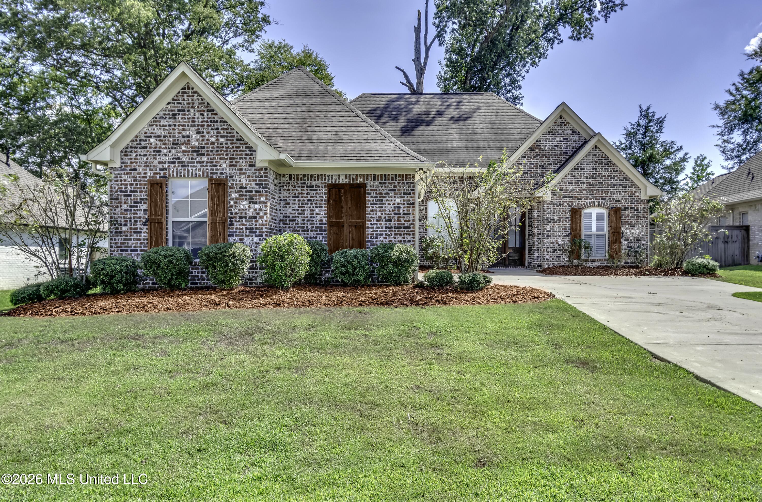 162 Sweetbriar Circle Property Photo 2