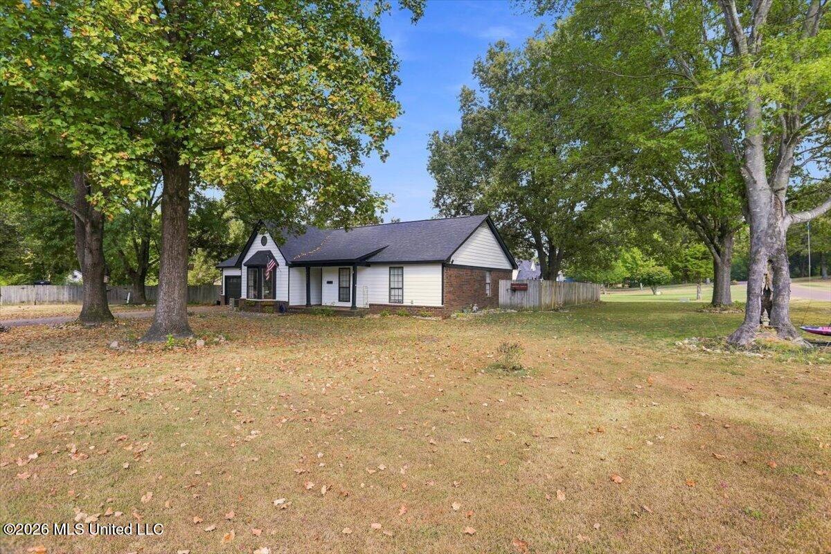5495 Plum Tree Cove Property Photo 3