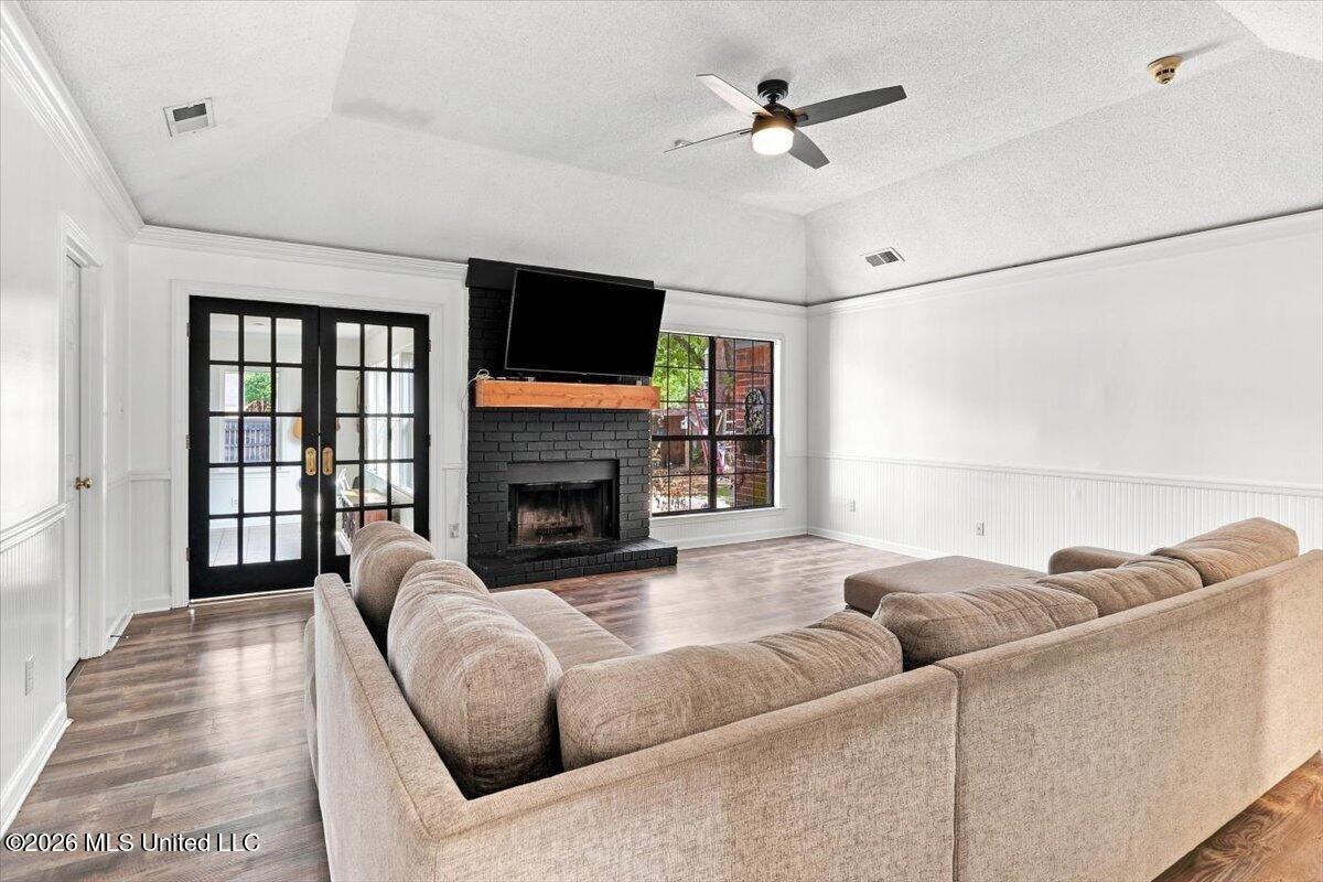 5495 Plum Tree Cove Property Photo 9