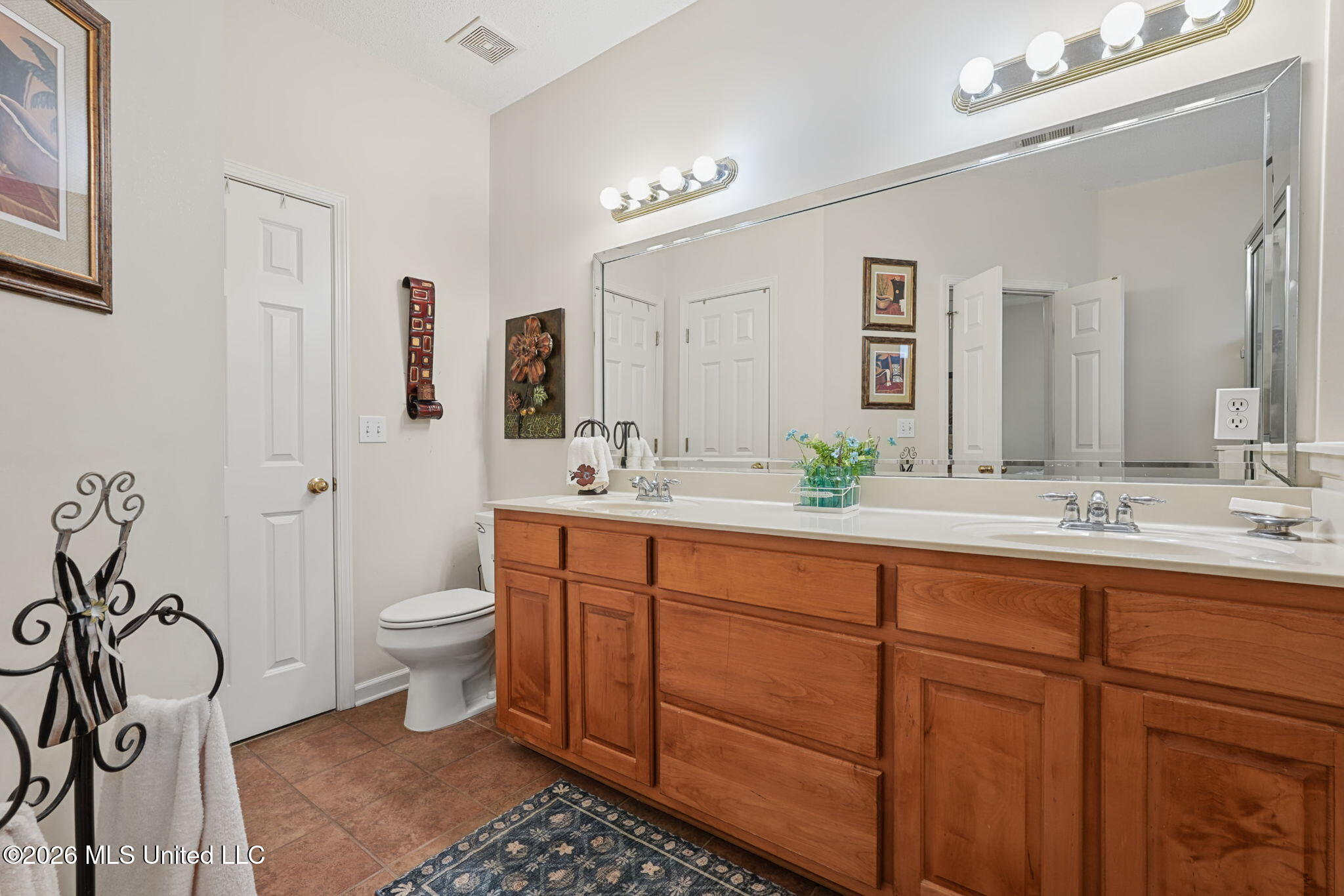 1091 Warwick Place Property Photo 15