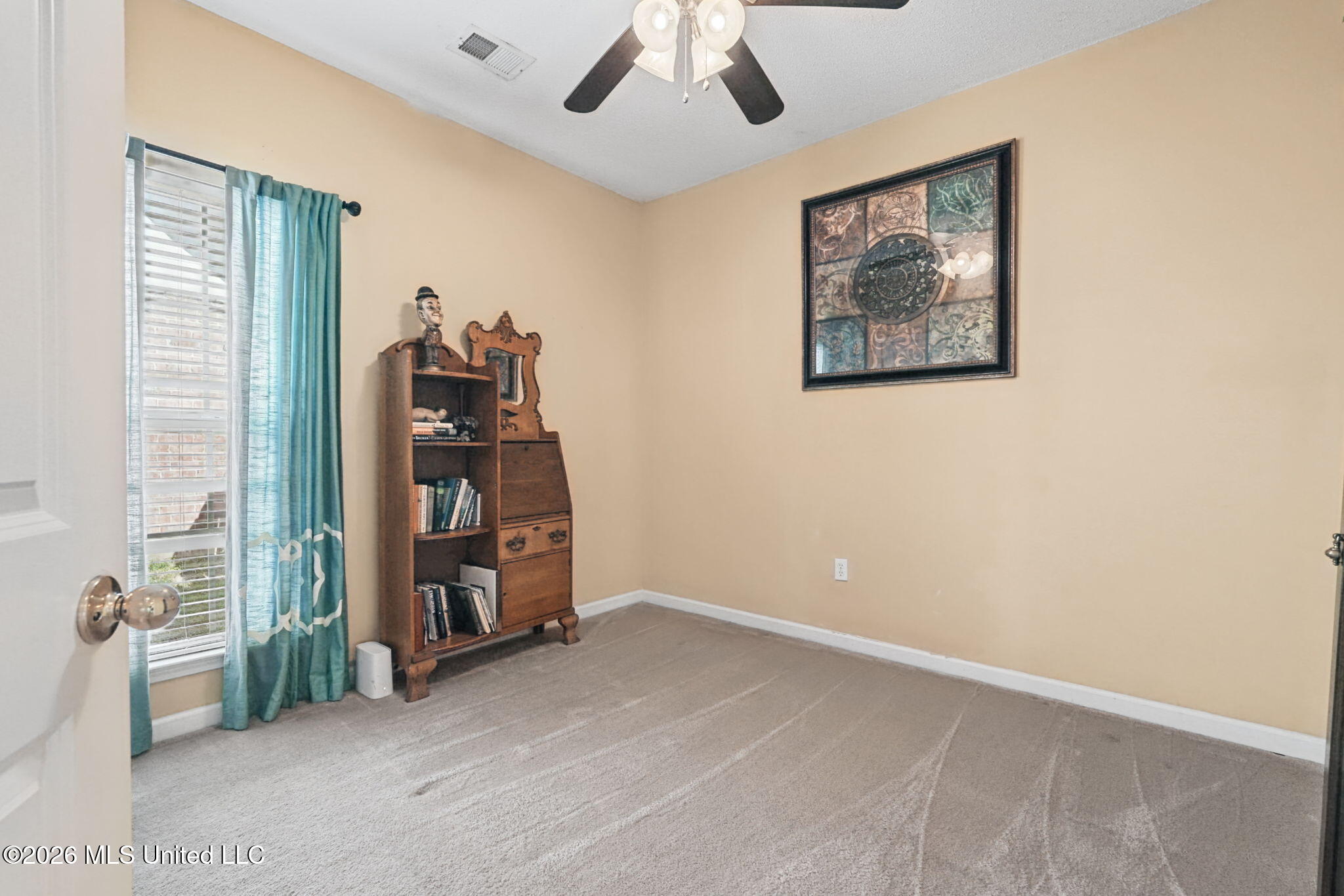 1091 Warwick Place Property Photo 17