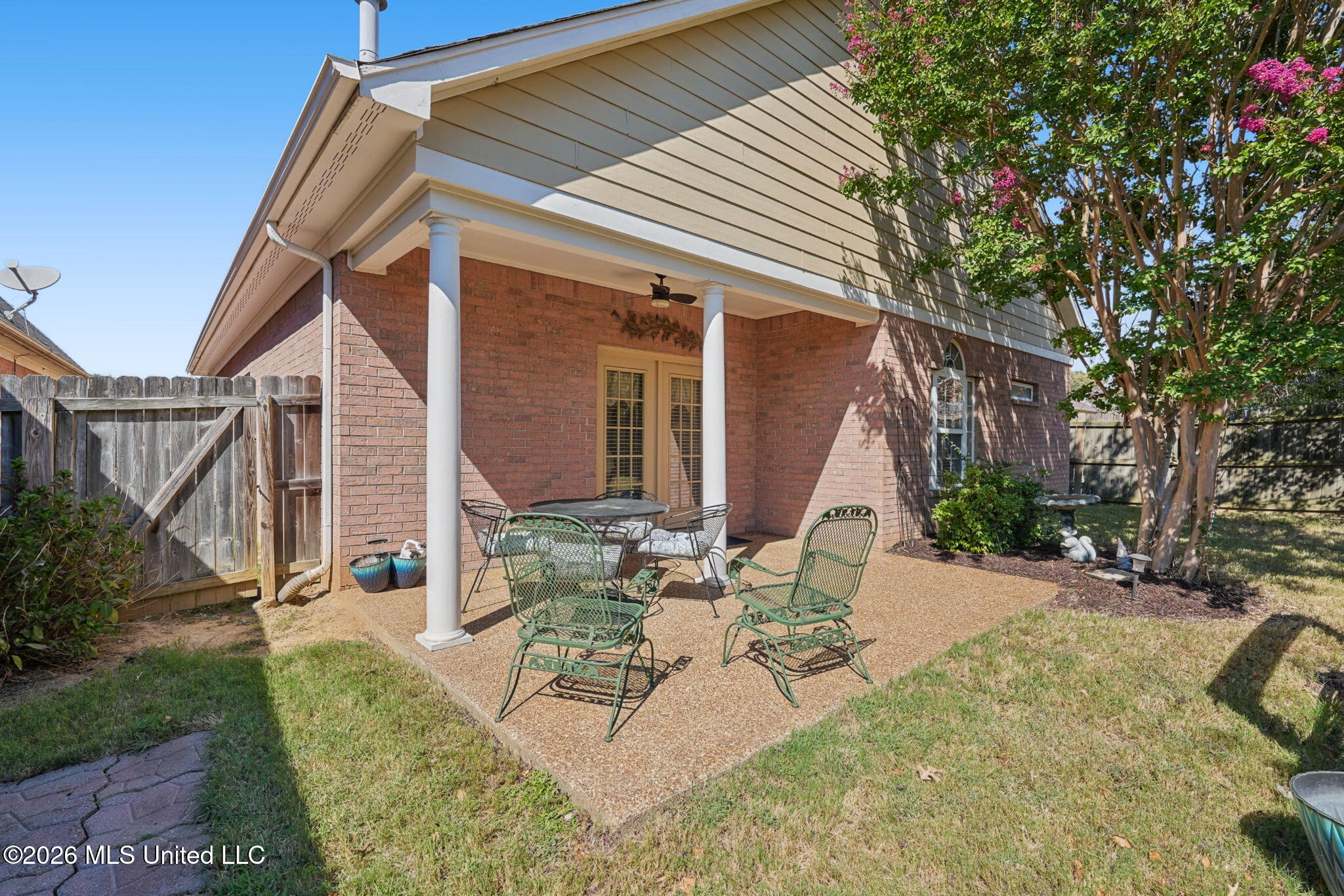 1091 Warwick Place Property Photo 22