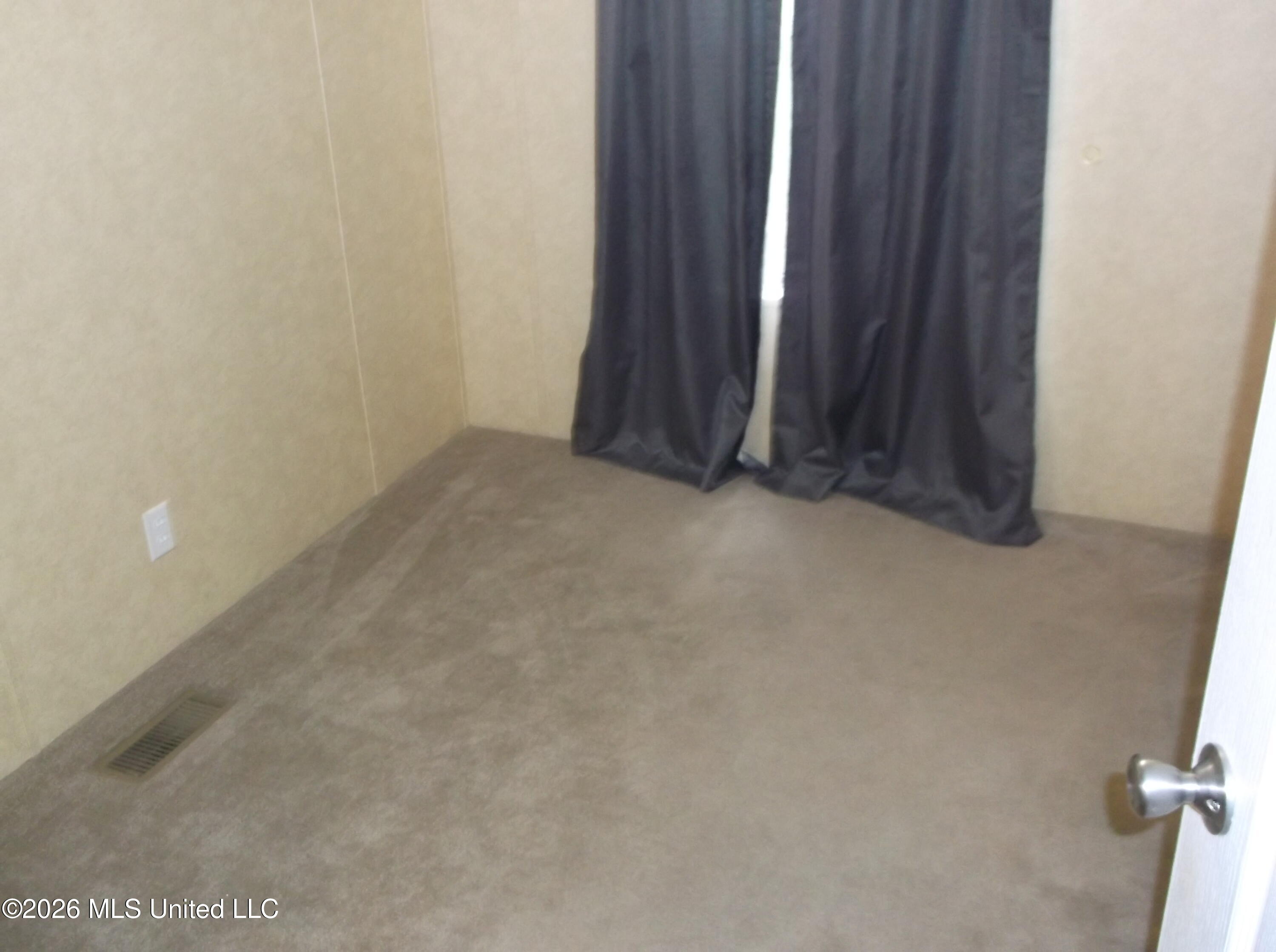 4019 E Fernwood Road Property Photo 4