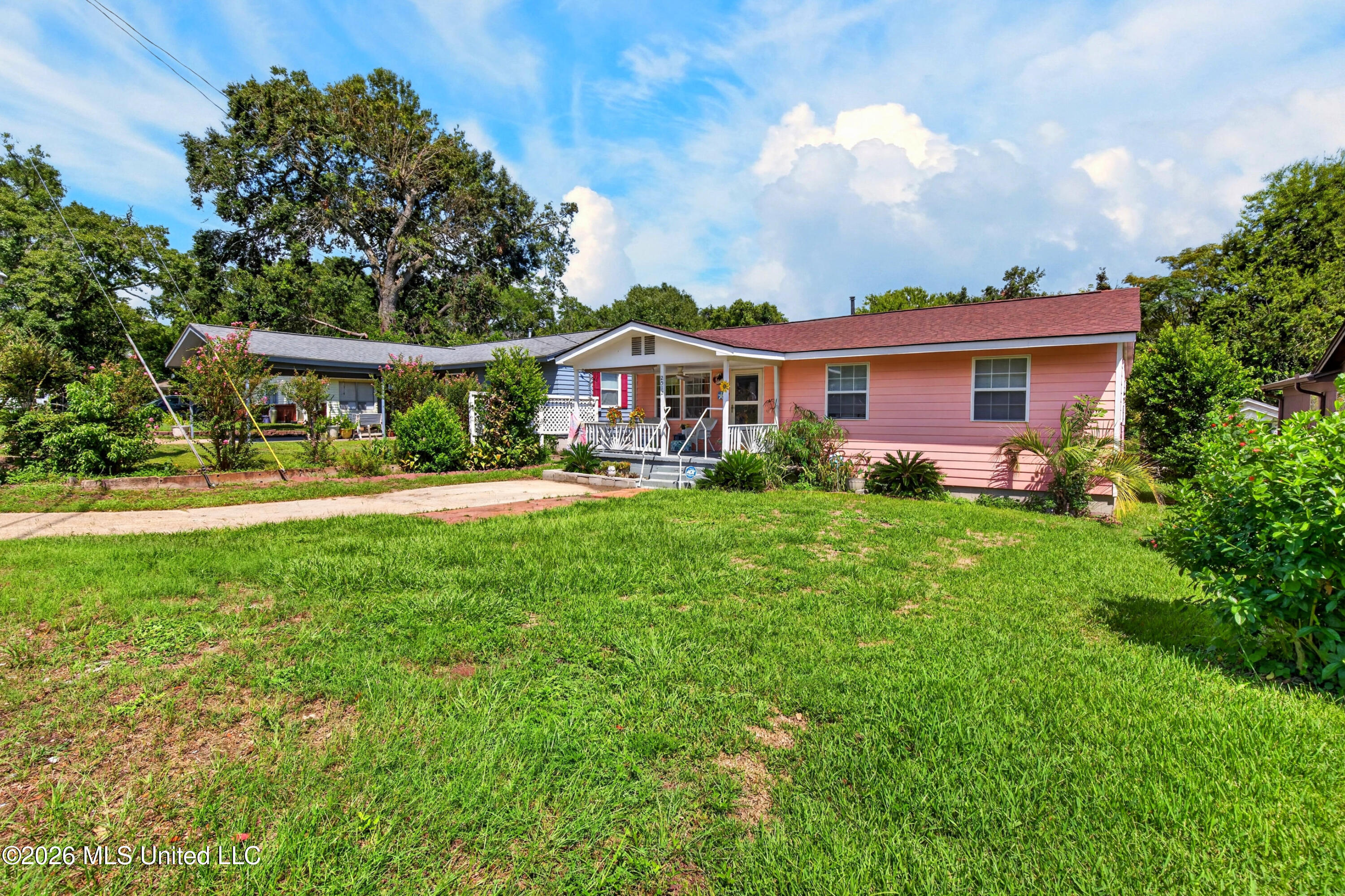 2512 Kenneth Avenue Property Photo 2