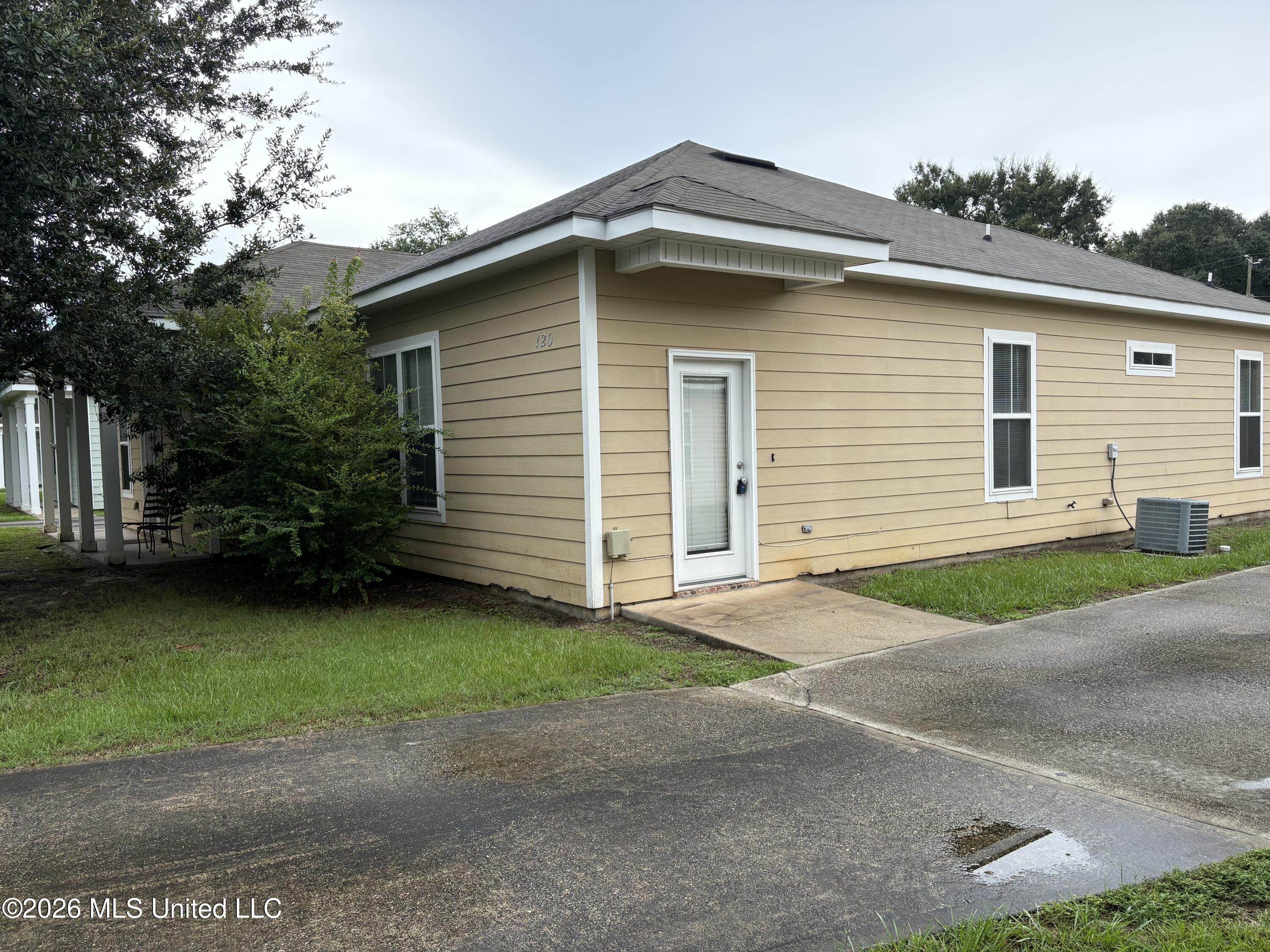 120 Earle Taylor Lane Property Photo 1