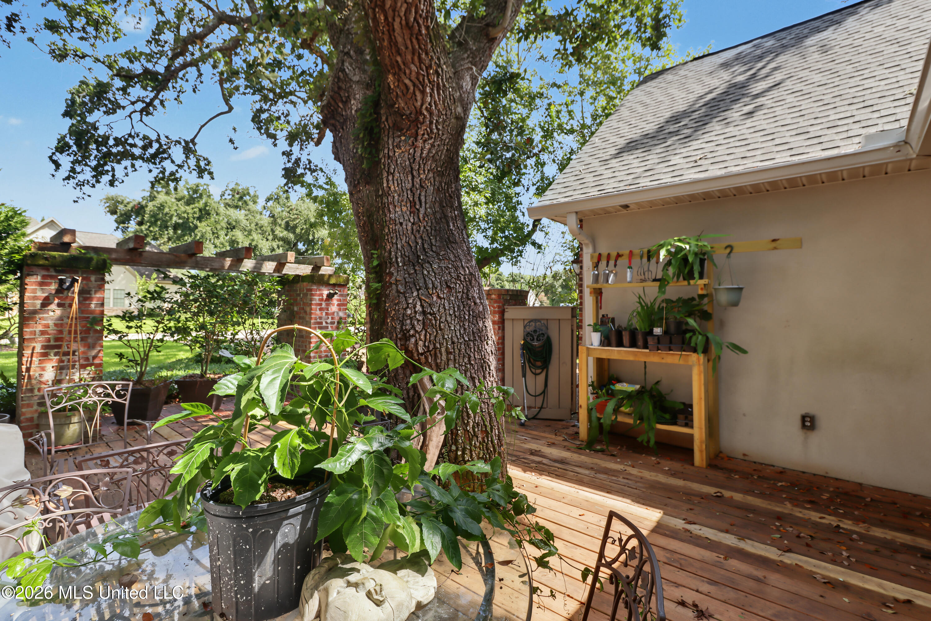 916 Bent Tree Circle Property Photo 8