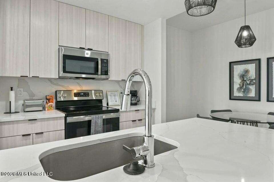 1302 Magnolia Street Property Photo 9