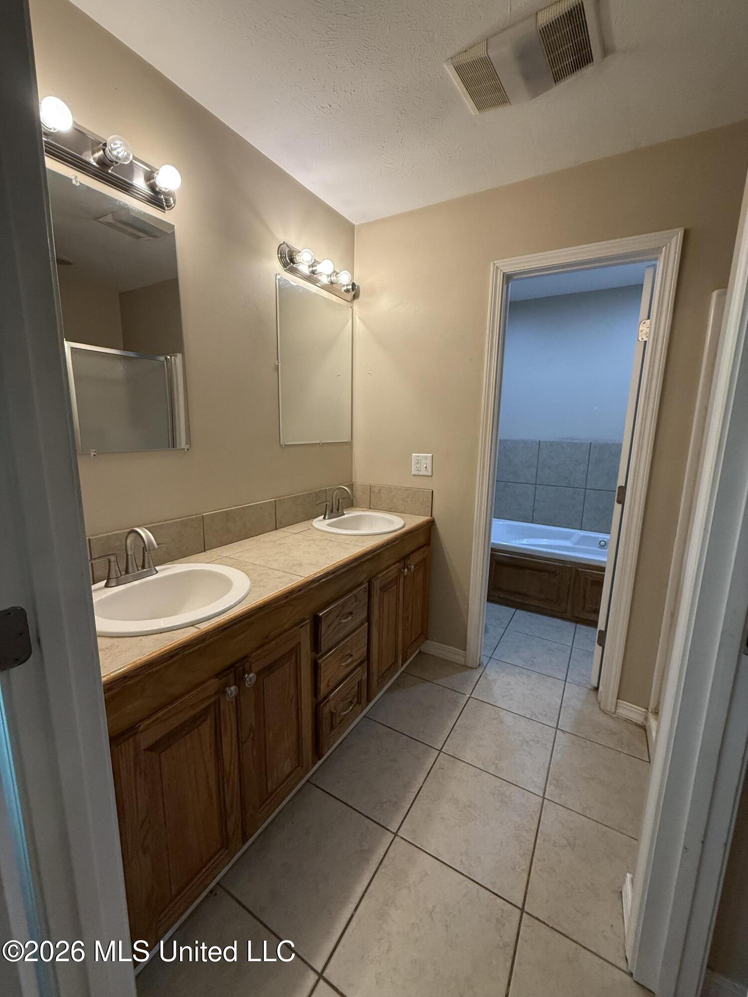 1359 Gloria Trail Ne Property Photo 14