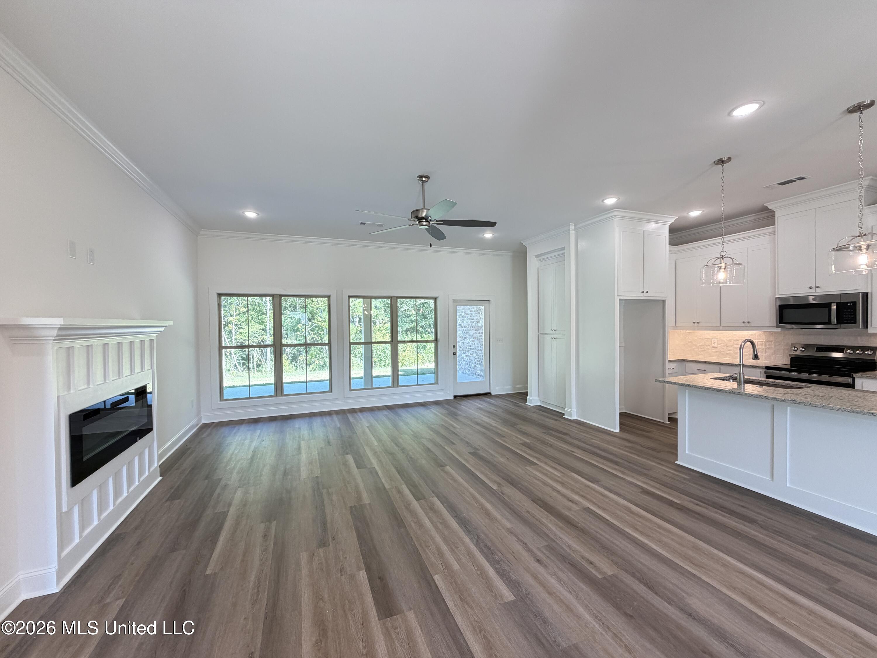 145 Stapleton Drive Property Photo 3