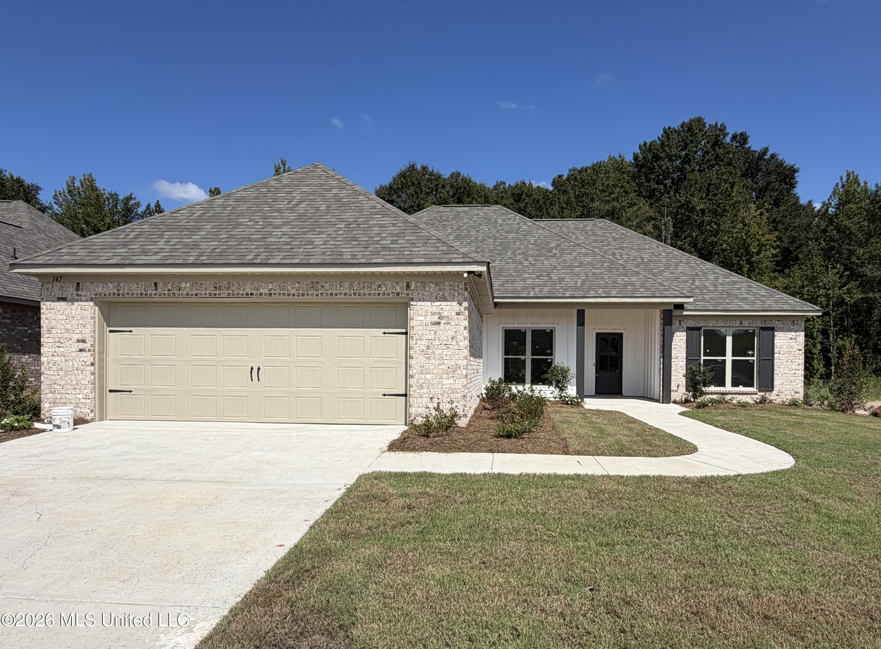 147 Stapleton Drive Property Photo 1