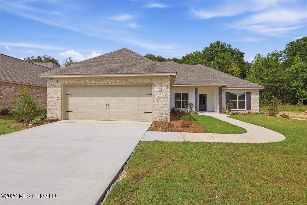 147 Stapleton Drive Property Photo 1